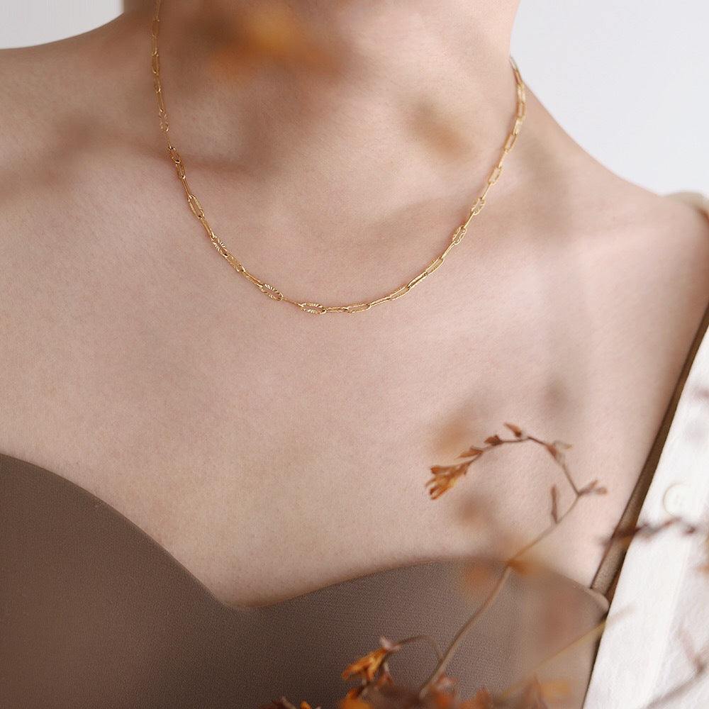 Elyora Aurenne – Women’s Gold Necklace